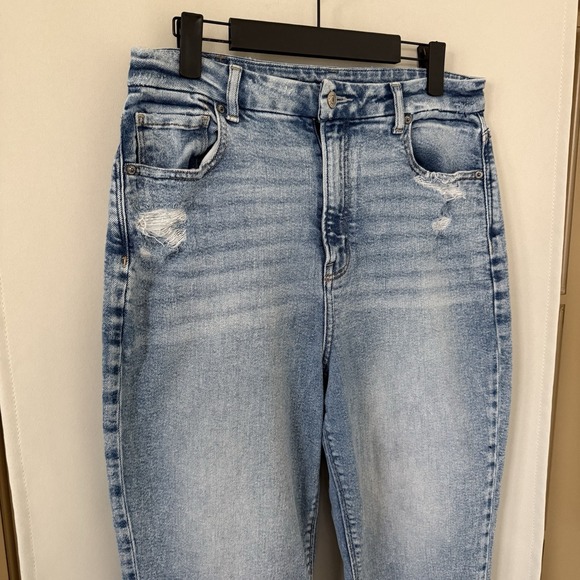 American Eagle Womens 12 Blue Light Wash High Rise Curvy Mom Jeans Denim Pants - Picture 2 of 10